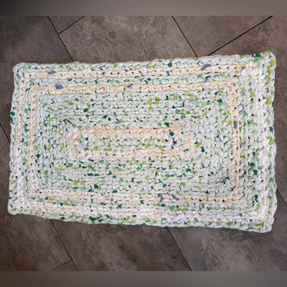 Handmade crocheted rag rug bathroom mat 18x28” rectangular
